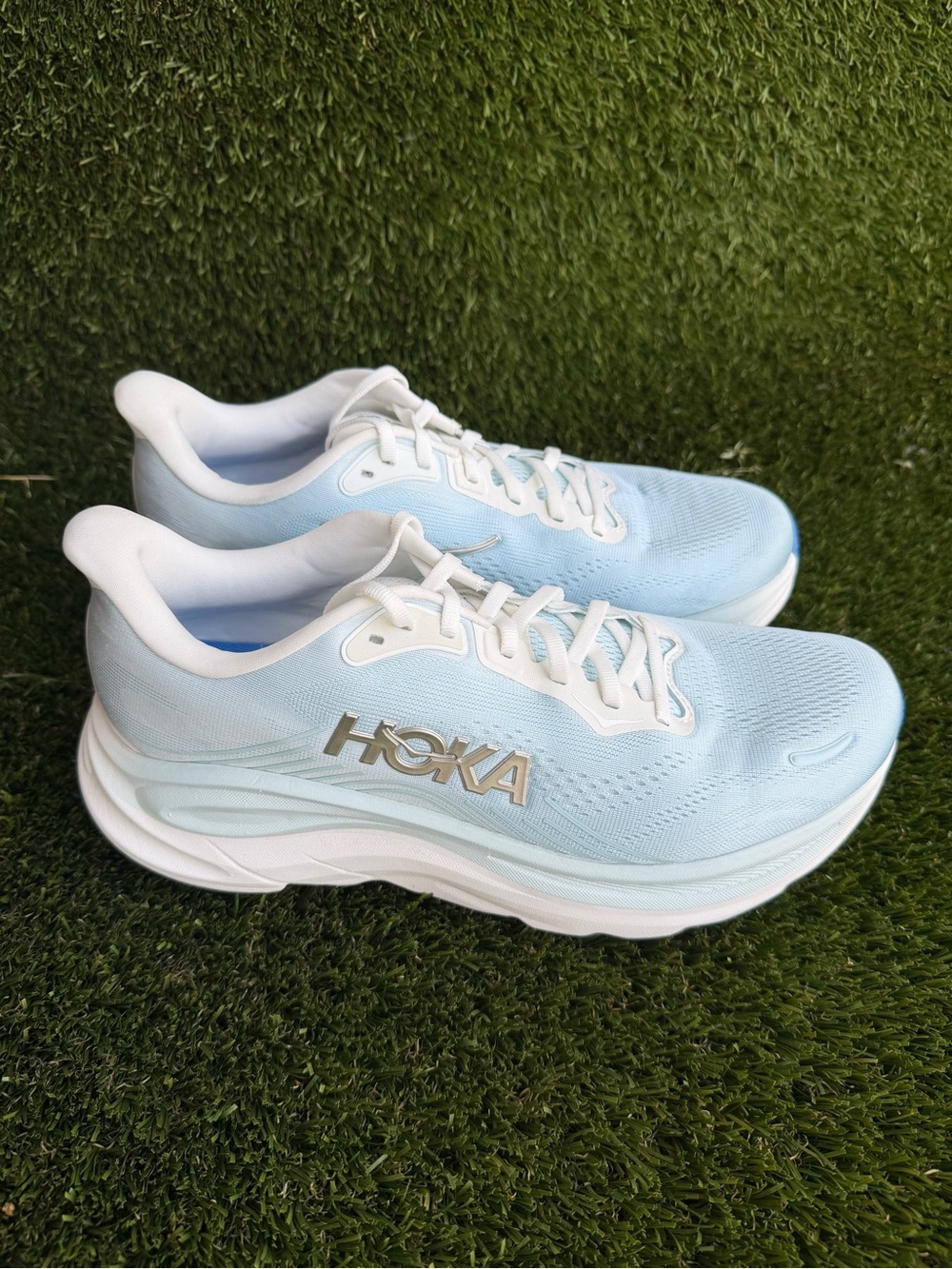 Hoka Clifton 11 Women’s size 10